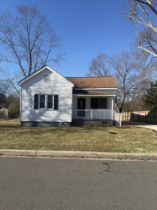 908 Cone Ave in Pineville, NC - Building Photo