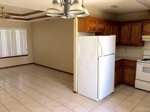 17 Sal St in Edinburg, TX - Building Photo - Building Photo