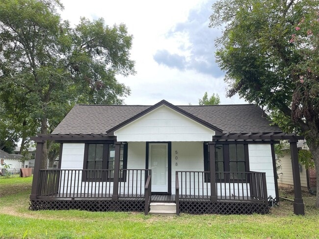 property at 508 Davis St