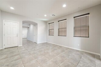 2332 Mundare Dr in Henderson, NV - Building Photo - Building Photo