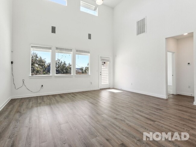 272 Geminiflora Bend in Leander, TX - Foto de edificio - Building Photo