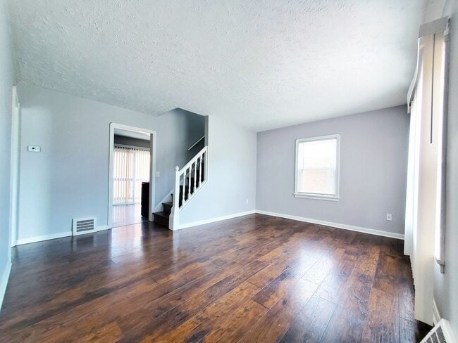 230 E 327th St in Willowick, OH - Building Photo - Building Photo