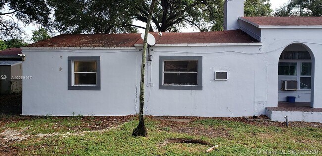 9301 NW 4th Ave-Unit -2 in Miami, FL - Building Photo - Building Photo