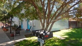 2025 S Granada Dr in Tempe, AZ - Building Photo