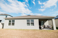 909 Brooklet Dr in Davenport, FL - Foto de edificio - Building Photo