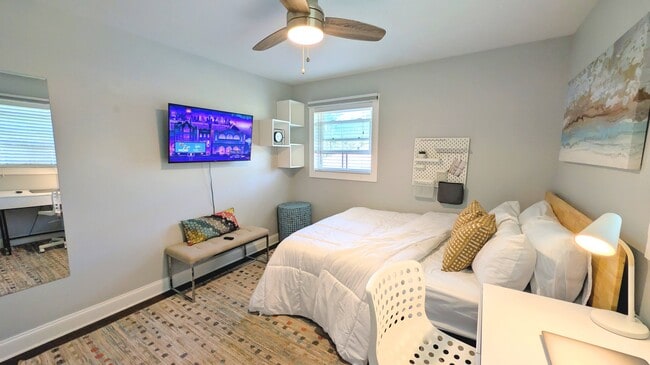 831 Parkway Dr, Unit 1st FL in Smyrna, GA - Building Photo - Building Photo