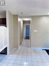 8 Vanson Ave in Ottawa, ON - Building Photo - Building Photo