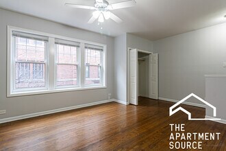 3702 N Sheffield Ave, Unit 407 in Chicago, IL - Building Photo - Building Photo