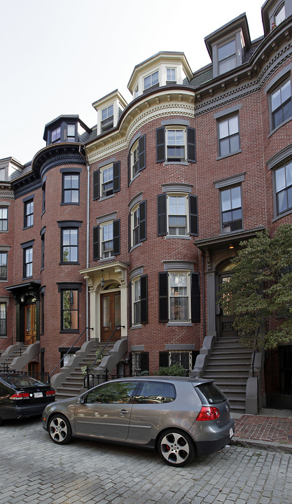 39 Rutland Sq in Roxbury, MA - Foto de edificio