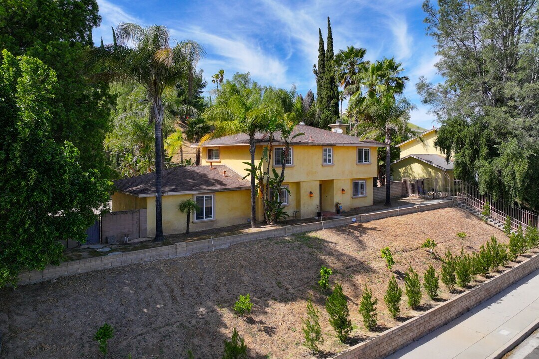 8743 Topanga Canyon Blvd in Los Angeles, CA - Building Photo