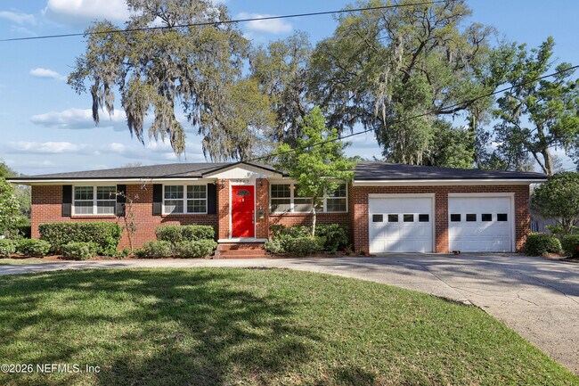 property at 1367 Riverbirch Ln