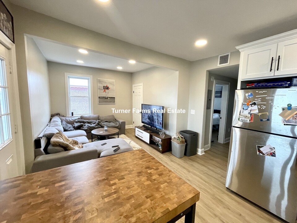106 Berkshire St, Unit 8 in Cambridge, MA - Building Photo