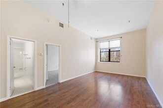 55 McKinley Ave in White Plains, NY - Building Photo - Building Photo