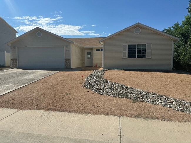 property at 1800 Draft Horse Rd