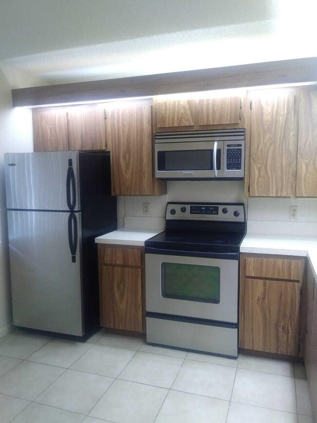 3626 Whitehall Dr in West Palm Beach, FL - Building Photo - Building Photo