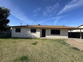1028 N 27th Ln in Phoenix, AZ - Building Photo