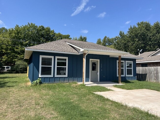 238 S Oak Ave in Shawnee, OK - Building Photo - Building Photo