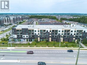 555 William Graham Dr in Aurora, ON - Building Photo - Building Photo
