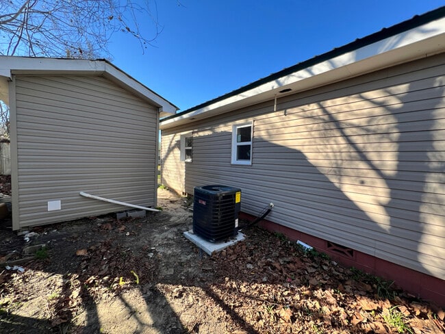 4 Bobby Donaldson Ave