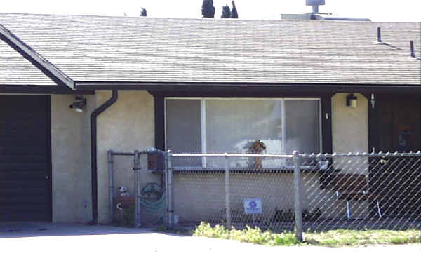 16430 Juniper St in Hesperia, CA - Building Photo - Building Photo