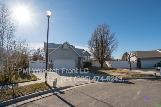 794 E Savannah Ct in Sandy, UT - Building Photo - Building Photo