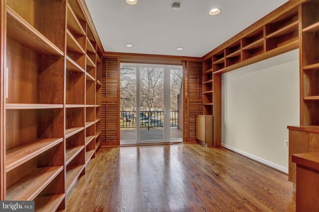 property at 2 Coldwater Ct