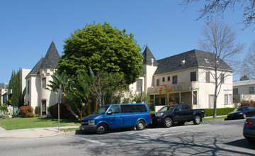 152 S Roxbury Dr in Beverly Hills, CA - Building Photo - Building Photo