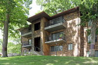 Forest Ridge Apartments in Cedar Rapids, IA - Building Photo - Building Photo