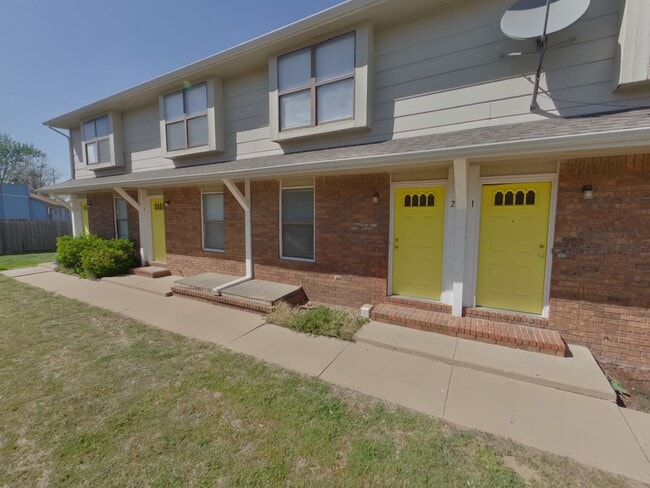 property at 3233 S Illinois St