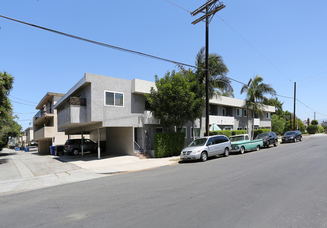 11701 Victoria Ave in Los Angeles, CA - Building Photo - Building Photo