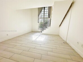 10901 N Kendall Dr in Miami, FL - Building Photo - Building Photo