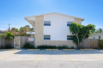 1609 S Federal Hwy Lake Worth, FL 33460 in Lake Worth, FL - Building Photo - Building Photo