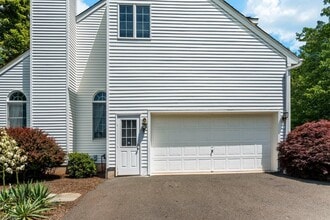 2 Seminole Rd in Montgomery, NJ - Building Photo - Building Photo