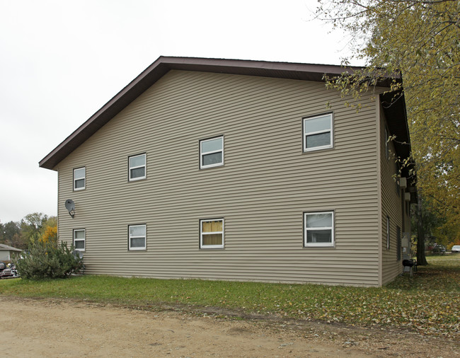 205 E Graham St in Roberts, WI - Building Photo - Building Photo