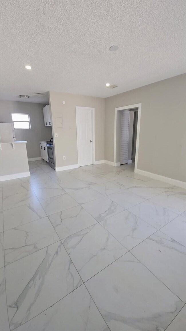 616 NW 5th Ave in Pompano Beach, FL - Building Photo - Building Photo