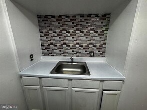 323 E Vine St in Millville, NJ - Building Photo - Building Photo