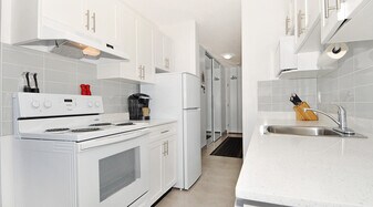 1160 Haro St in Vancouver, BC - Building Photo