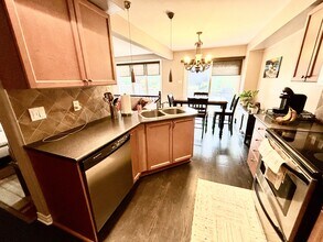 108 Talltree Crescent in Ottawa, ON - Building Photo - Building Photo