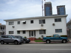 6877 Abbott Ave in Miami Beach, FL - Building Photo - Building Photo