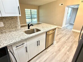 9719 Hammocks Blvd in Miami, FL - Building Photo - Building Photo