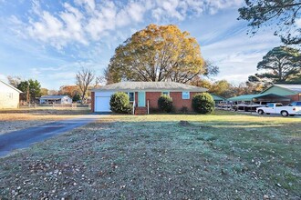 3201 Smith Farm Rd in Matthews, NC - Building Photo - Building Photo