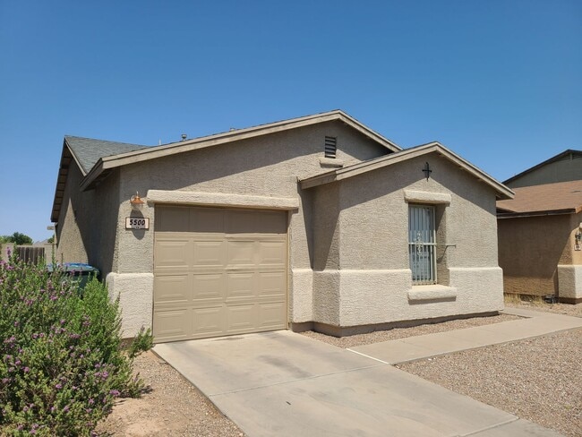 5500 S Monrovia Ave in Tucson, AZ - Building Photo - Building Photo