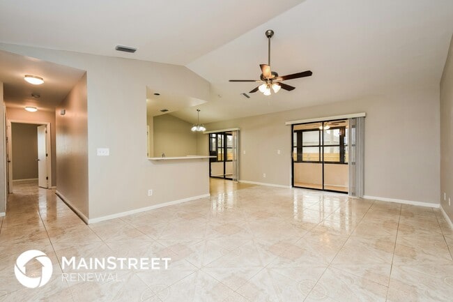 8360 Coral Dr in Ft. Myers, FL - Building Photo - Building Photo