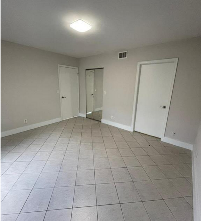 3788 N University Dr, Unit C-1 in Coral Springs, FL - Foto de edificio - Building Photo