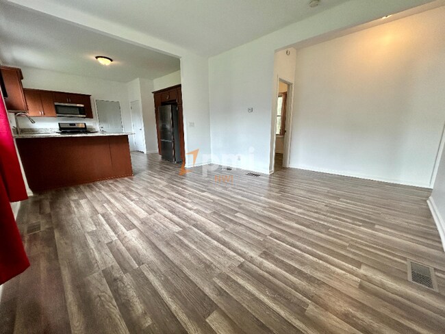 13328 Edison St in Cedar Lake, IN - Foto de edificio - Building Photo