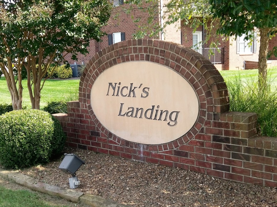 Nick's Landing in Bowling Green, KY - Building Photo