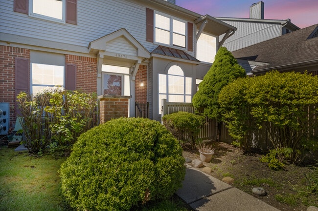 property at 49473 Pointe Xing