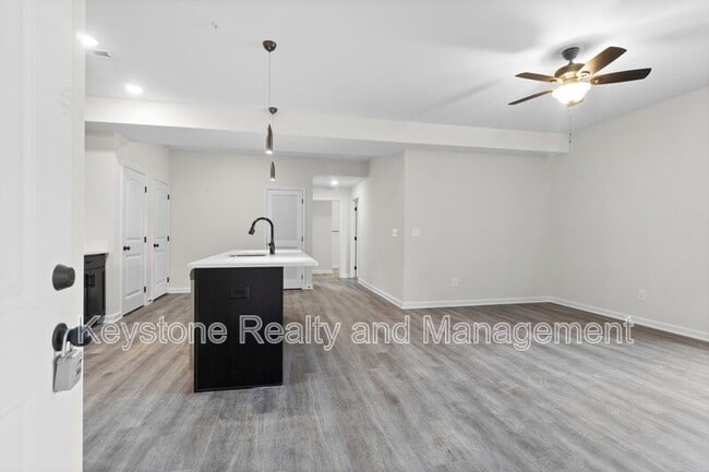 212-B-212 E Johnson Cir in Clarksville, TN - Building Photo - Building Photo