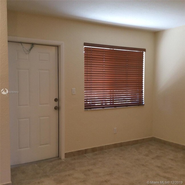 1324 NE 127th St-Unit -10 in North Miami, FL - Building Photo - Building Photo