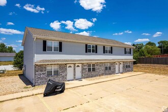 Pointe at Waynesville in Waynesville, MO - Foto de edificio - Building Photo